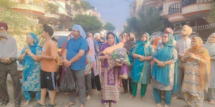 गुरु नानक देव जी के प्रकाश पर्व पर “अनमोल मुस्कान कांती (पत्नी दीप सिंह) चैरिटेबल ट्रस्ट” द्वारा सेवा और श्रद्धा का प्रतीक समर्पण