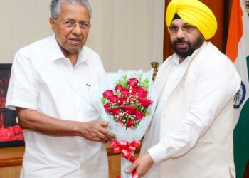 हरभजन सिंह ई.टी.ओ. ने केरल के मुख्यमंत्री पिनाराई विजयन से की मुलाकात