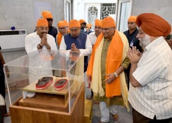 बिहार के मुख्यमंत्री श्री नीतीश कुमार जी ने पटना साहिब में पवित्र जोड़े साहिब के दर्शन किए