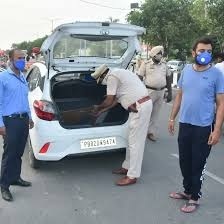 दिल्ली में लाल किले के पास हुए कार विस्फोट के बाद शहर में सुरक्षा उपाय बढ़ा दिए गए हैं।