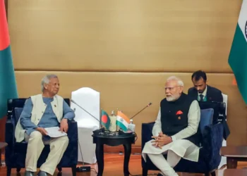 ढाका में बांग्लादेश के राजदूत और राजनयिक मिशन के खिलाफ मिली धमकियों के बाद भारत ने बांग्लादेश के उच्चायुक्त को तलब किया है।