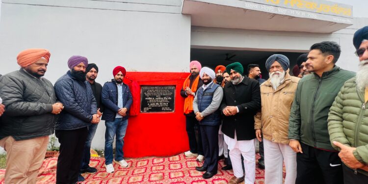 लोकसभा सदस्य कंग और विधायक कुलवंत सिंह ने 11 लाख रुपये के विकास कार्यों का किया उद्घाटन*