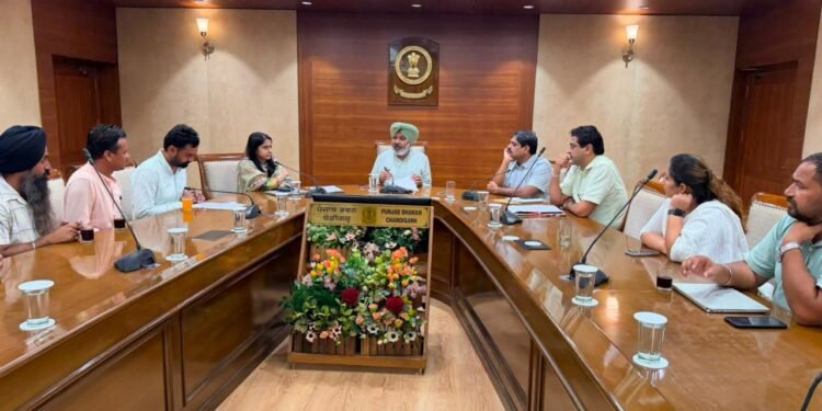 पंजाब सरकार ने मनरेगा/वीबी जी राम जी कर्मचारियों के लंबे समय से लंबित मुद्दों का किया समाधान; लगभग 2,000 कर्मचारियों को होगा लाभ