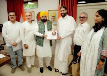 ‘आर्ट ऑफ लिविंग फाउंडेशन’ मानसा और संगरूर में भूजल के रिचार्ज और संरक्षण संबंधी पायलट प्रोजेक्ट शुरू करेगी: मुख्यमंत्री भगवंत सिंह मान