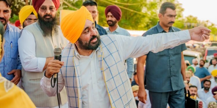 अब पंजाब में ही नौकरियां मिलने से युवाओं के विदेश जाने के रुझान पर लगी रोक: मुख्यमंत्री भगवंत सिंह मान