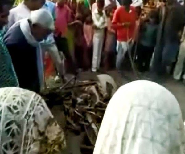 उत्तर प्रदेश में सीतापुर के पिसावां क्षेत्र में एक भयानक हादसा