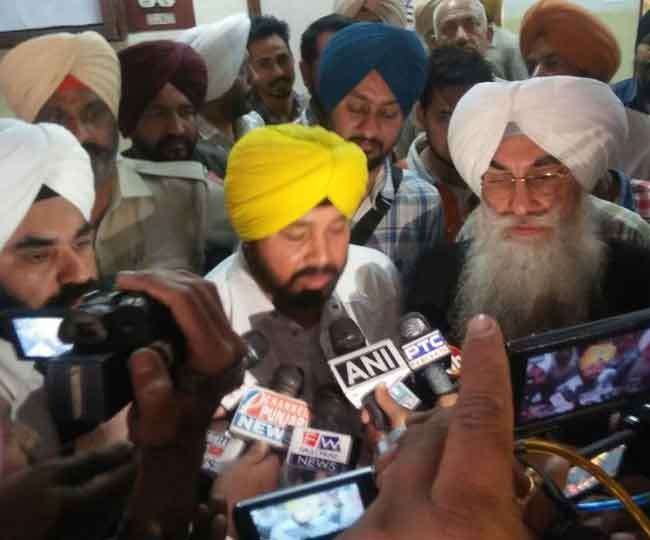 पॉप गायक दलेर मेहंदी को कबूतरबाजी के मामले में दो साल कैद