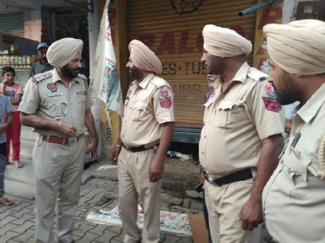 साइकिल वर्क्स में हवा भरने वाली टंकी फटी