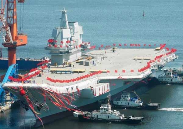 चीन ने समंदर में उतारा पहला स्वदेशी एयरक्राफ्ट कैरियर