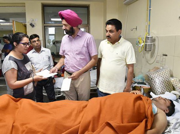 ਮੁੱਖ ਮੰਤਰੀ ਵੱਲੋਂ ਪੱਤਰਕਾਰ ਮੁਨੀਸ਼ ਨਾਗਰ ਦੇ ਇਲਾਜ ਲਈ ਇਕ ਲੱਖ ਰੁਪਏ ਦੀ ਵਿੱਤੀ ਸਹਾਇਤਾ ਪ੍ਰਵਾਨ