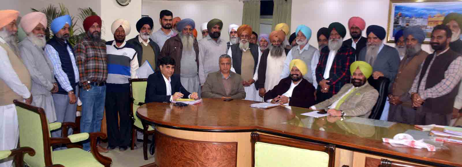 ਸਿੱਧੂ ਨੇ ਸਰਕਾਰੀਆ ਤੋਂ ਕਿਸਾਨਾਂ ਦੀਆਂ ਲੈਂਡ ਪੂਿਗ ਸਣੇ ਹੋਰ ਅਹਿਮ ਮੰਗਾਂ ਮੰਨਵਾਈਆਂ