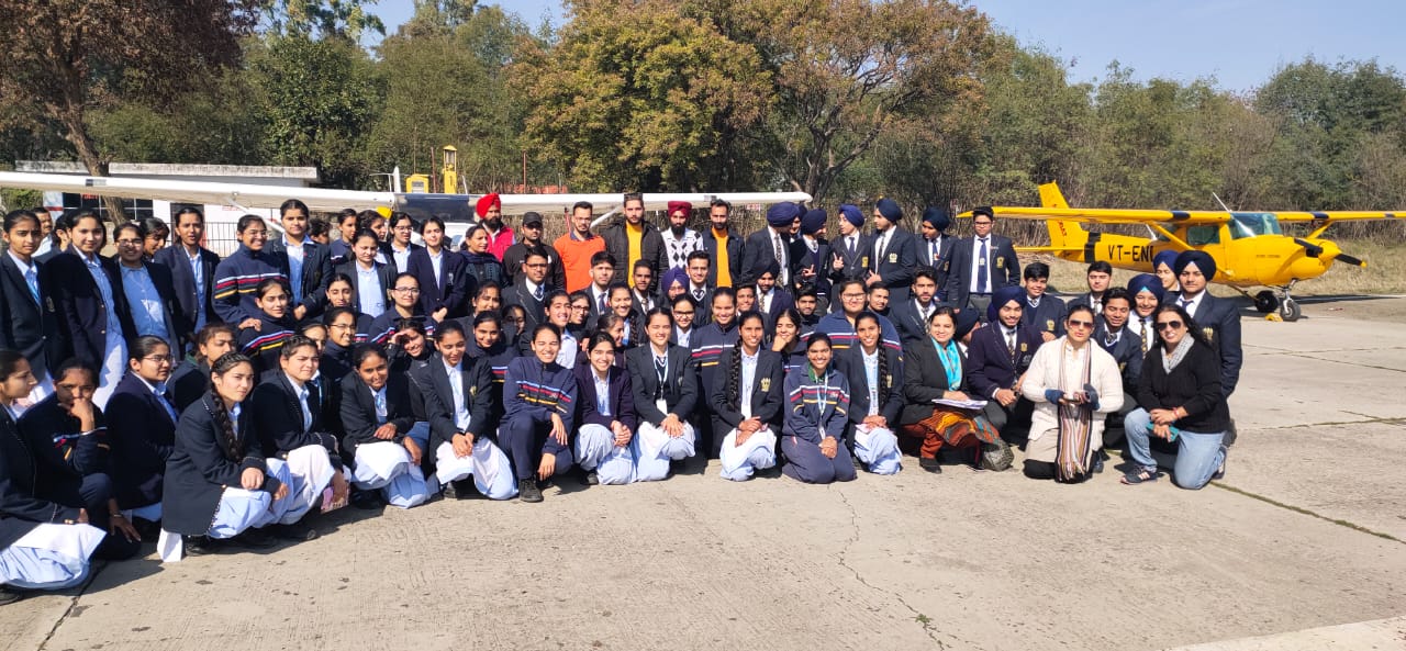 ਜ਼ਿਲ੍ਹਾ ਰੋਜ਼ਗਾਰ ਤੇ ਕਾਰੋਬਾਰ ਬਿਊਰੋ ਨੇ ਬੁੱਢਾ ਦੱਲ ਪਬਲਿਕ ਸਕੂਲ ਦੇ ਵਿਦਿਆਰਥੀਆਂ ਨੂੰ ਡੀ.ਬੀ.ਈ.ਈ. ਤੇ ਪੰਜਾਬ ਸਟੇਟ ਐਰੋਨਾਟਿਕਲ ਕਾਲਜ ਆਫ ਇੰਜੀਨੀਅਰਿੰਗ ਦਾ ਕਰਵਾਇਆ ਦੌਰਾ