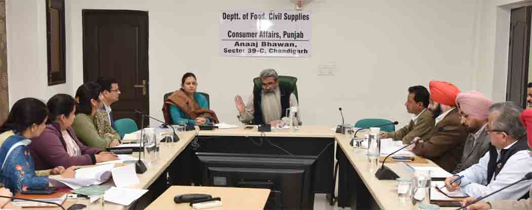 ਭਾਰਤ ਭੂਸ਼ਨ ਆਸ਼ੂ ਵੱਲੋਂ ਸਮਾਰਟ ਕਾਰਡਾਂ ਦੀ ਅਪਡੇਸ਼ਨ ਦੇ ਕਾਰਜ ਦਾ ਰੀਵਿਊ ; 25 ਫਰਵਰੀ ਤੱਕ ਕਾਰਡ ਅਪਡੇਸ਼ਨ ਕਰਨ ਦੇ ਆਦੇਸ਼