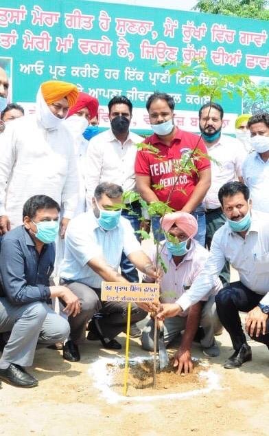 ਡਿਪਟੀ ਕਮਿਸ਼ਨਰ ਵੱਲੋਂ ਪਿੰਡ ਕੱਟੂ ਸਕੂਲ ਵਿਚ 500 ਪੌਦੇ ਲਾਉਣ ਦੀ ਸ਼ੁਰੂਆਤ