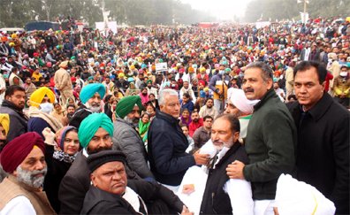 ਕਿਸਾਨੀ ਸੰਘਰਸ਼ ਦੇ ਹੱਕ ਵਿਚ ਕਾਂਗਰਸ ਵੱਲੋਂ ਸ਼ੰਭੂ ਬਾਰਡਰ ‘ਤੇ ਰੋਸ ਧਰਨਾ