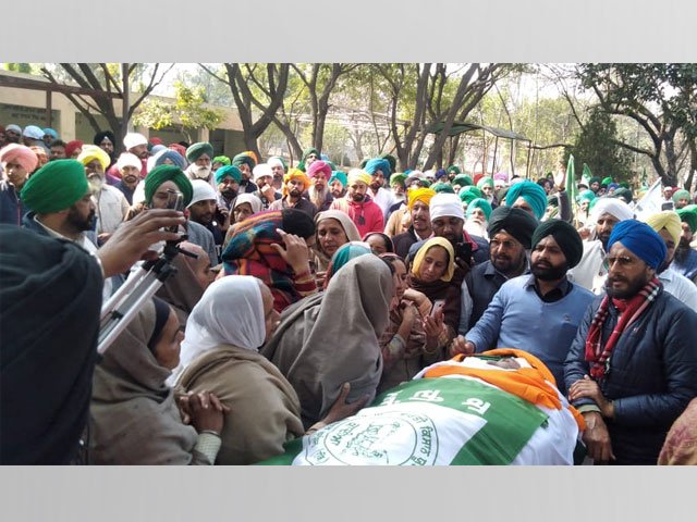 ਦਿੱਲੀ, ਟਿਕਰੀ ਬਾਰਡਰ ਵਿਖੇ ਕਿਸਾਨੀ ਸੰਘਰਸ਼ ‘ਚ ਸ਼ਹੀਦ ਹੋਏ ਕਿਸਾਨ ਦੀ ਮ੍ਰਿਤਕ ਦੇਹ ਨੂੰ ਦਿੱਤੀ ਵਿਦਾਇਗੀ