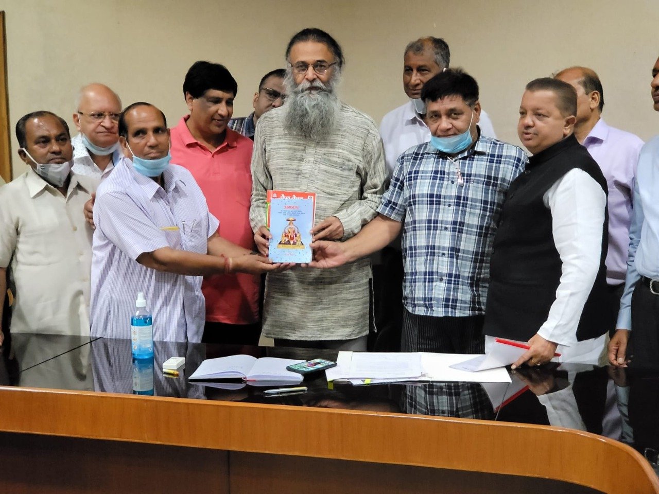 पंजाब सरकार के केबिनेट मंत्री विजयइन्द्र सिंगला के कहने पर अग्रवाल समाज के प्रतिनिधि पहुंचे वीसी के पास,कहा सुझावों को अमल में लाया जाए