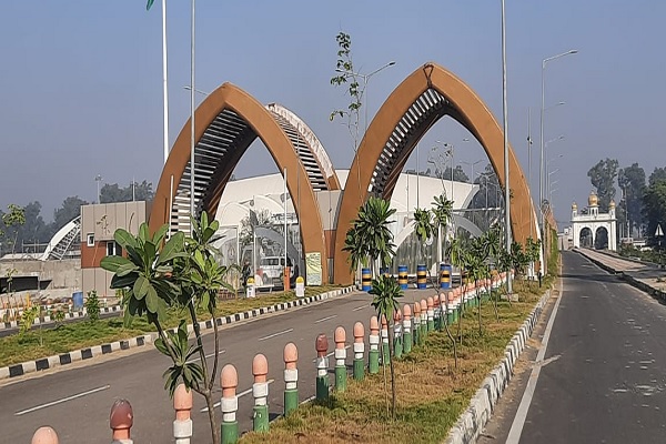 श्री करतारपुर साहब कॉरिडोर खुलने के ऐलान के साथ गुरू नानक नामलेवा संगतें हुई बाग़ों -बाग़