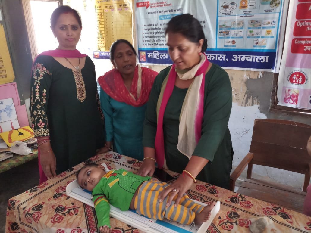 वूमैन सोशल वेलफेयर सोसायटी ने माता पिता को छोटे बच्चों की स्वास्थ्य जांच करने हेतू किया जागरूक