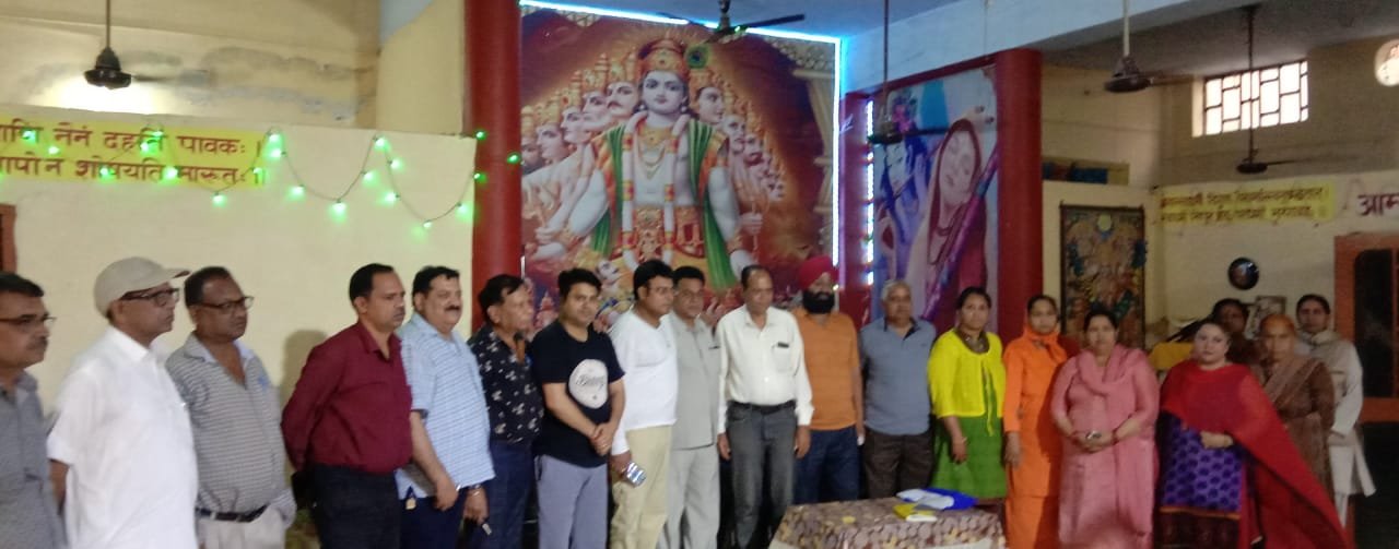 सनातन संस्कृति के उत्थान हेतू नई संस्था के गठन को लेकर बैठक सम्पन्न बीज को जमीन में दफन होना पड़ता है तब बनता है पेड़ – भारती गिरि