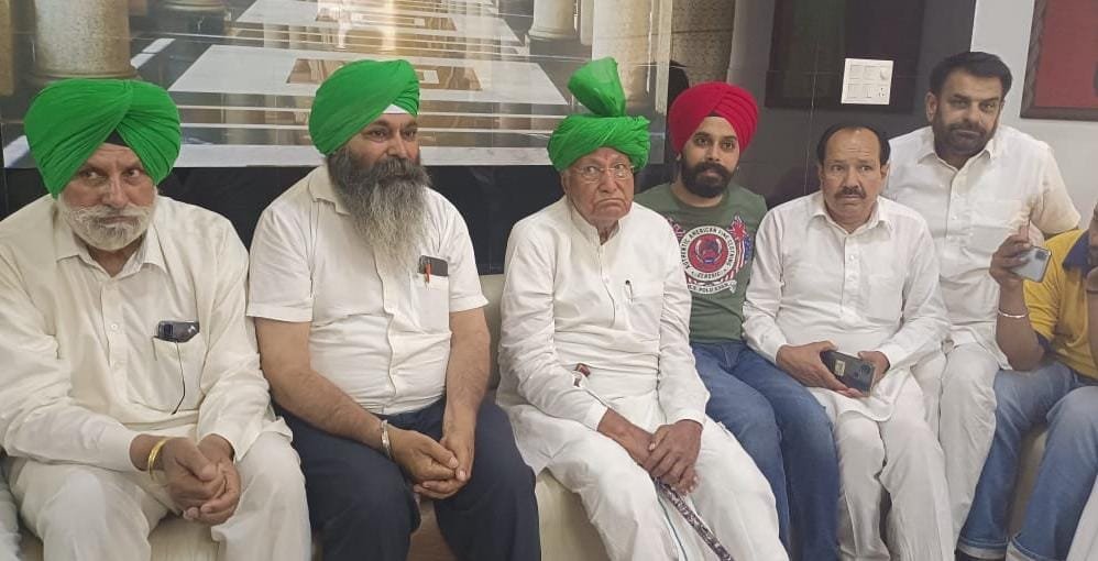 पूर्व मुख्यमंत्री चौधरी ओम प्रकाश चौटाला ने दिया दमनप्रीत को आशीर्वाद:-ओंकार सिंह