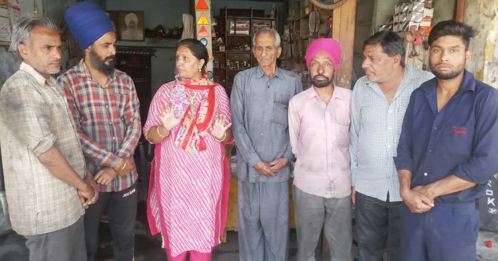 बाल मजदूरी कानूनी अपराध है – वीना ढल बाल मजदूरी से छिन जाता है बच्चों का बपचन – ढल बच्चे के शारीरिक व मानसिक विकास के लिए अच्छे माहौल का होना जरूरी -ढल
