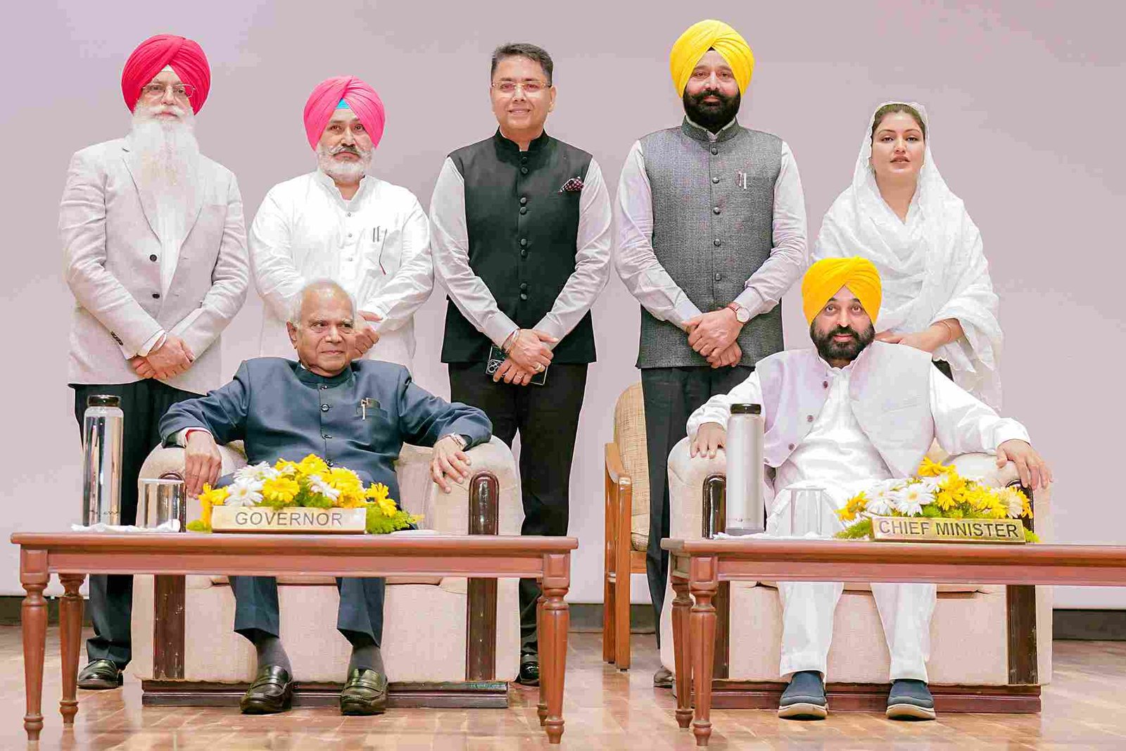 राज्यपाल ने भगवंत मान के नेतृत्व वाले मंत्रीमंडल के पाँच नये मंत्रियों को शपथ दिलाई
