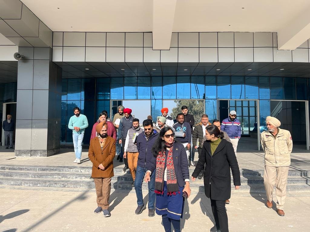 ਬੱਸ ਅੱਡੇ ਦੇ ਉਸਾਰੀ ਕਾਰਜ ਅੰਤਿਮ ਪੜਾਅ ‘ਤੇ, ਜਲਦ ਹੋਵੇਗਾ ਮੁਕੰਮਲ-ਸਾਕਸ਼ੀ ਸਾਹਨੀ -ਡਿਪਟੀ ਕਮਿਸ਼ਨਰ ਵੱਲੋਂ ਪਟਿਆਲਾ ਦੇ ਨਵੇਂ ਬੱਸ ਅੱਡੇ ਦੀ ਉਸਾਰੀ ਕਾਰਜਾਂ ਦਾ ਜਾਇਜ਼ਾ