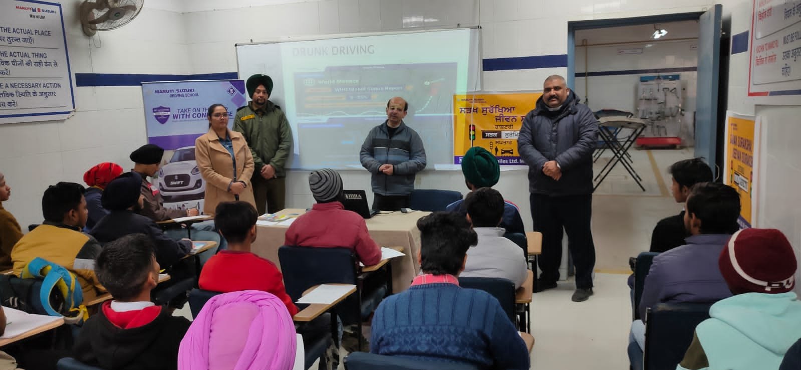 ਟੈਰਫਿਕ ਨਿਯਮਾਂ ਦੀ ਜਾਣਕਾਰੀ ਨਾ ਹੋਣ ਕਰਕੇ ਲੱਖਾਂ ਲੋਕਾਂ ਸੜਕੀ ਹਾਦਸਿਆਂ ਵਿੱਚ ਗਵਾਉਂਦੇ ਹਨ ਜਾਨ