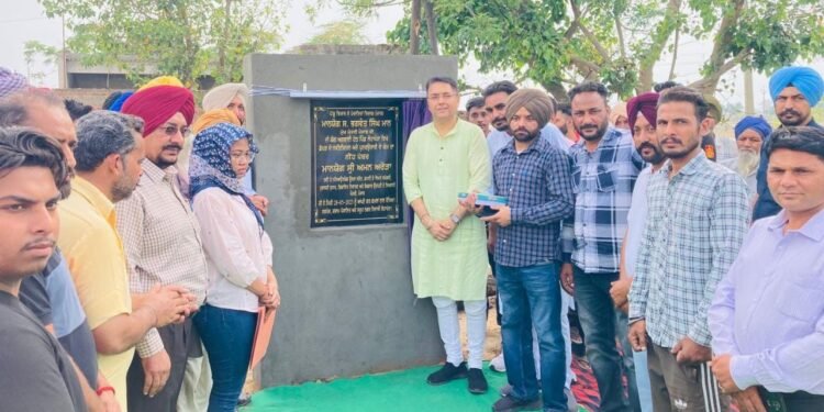 ਅਮਨ ਅਰੋੜਾ ਨੇ ਲੋਹਾਖੇੜਾ ਵਿਖੇ 78 ਲੱਖ ਦੀ ਲਾਗਤ ਨਾਲ ਹੋਣ ਵਾਲੇ ਵਿਕਾਸ ਕਾਰਜਾਂ ਦੇ ਨੀਂਹ ਪੱਥਰ ਰੱਖੇ