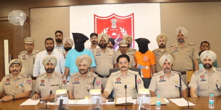 Patiala Police:  ਗੈਂਗਸਟਰਾਂ ਦੇ 2 ਨਜਦੀਕੀ ਸਾਥੀ 32 ਬੋਰ ਦੇ 3 ਪਿਸਟਲਾਂ ਸਣੇ ਕਾਬੂ