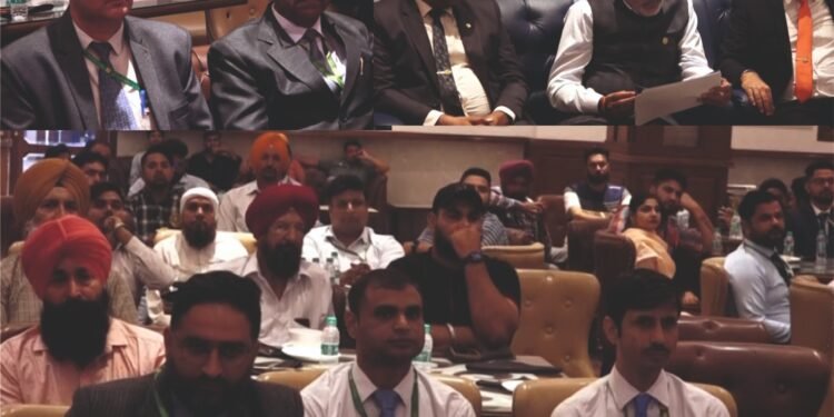 ਪੰਜਾਬ ਐਂਡ ਸਿੰਧ ਬੈਂਕ ਵਲੋਂ ਜਨ ਧਨ ਤੋਂ ਜਨ ਸੁਰਕਸ਼ਾ ਪ੍ਰੋਗ੍ਰਾਮ ਅਧੀਨ ਸਕੀਮਾਂ ਬਾਰੇ ਜਾਗਰੂਕ ਕੀਤਾ