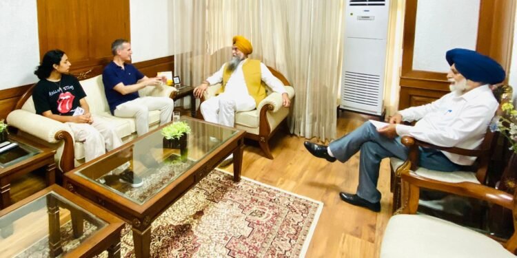 ਯੂ.ਐਸ. ਦੇ ਰਾਜਦੂਤ ਨੇ ਪੰਜਾਬ ਵਿਧਾਨ ਸਭਾ ਸਪੀਕਰ ਨਾਲ ਕੀਤੀ ਮੁਲਾਕਾਤ