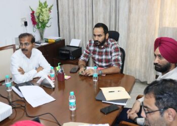 ਮੀਤ ਹੇਅਰ ਵੱਲੋਂ ਦਰਿਆਵਾਂ ਵਿੱਚ ਪਾੜ ਪੂਰਨ ਦੇ ਕੰਮ ਵਿੱਚ ਤੇਜ਼ੀ ਲਿਆਉਣ ਦੇ ਨਿਰਦੇਸ਼