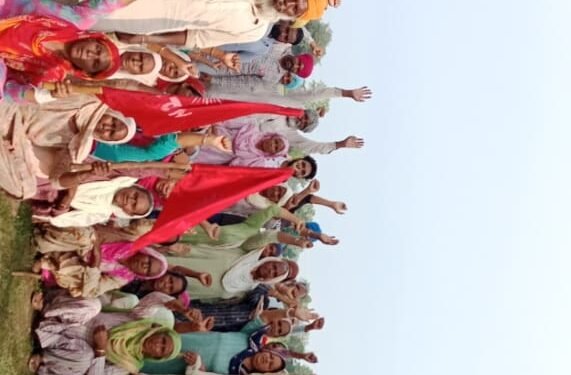 ਪਿੰਡ ਮੰਡੋੜ ਦੇ ਦਲਿਤਾਂ ਤੋਂ ਜਮੀਨ ਖੋਹਣ ਲਈ ਜਿਲਾ ਪ੍ਰਸ਼ਾਸ਼ਨ ਹੋਇਆ ਪੱਬਾਂ ਭਾਰ, ਡੰਮੀ ਬੋਲੀ ਰੱਦ ਕਰਵਾਉਣ ਲਈ ਜਮੀਨ ਵਿੱਚ ਕਈ ਦਿਨਾਂ ਤੋਂ ਚੱਲ ਰਿਹਾ ਮੋਰਚਾ