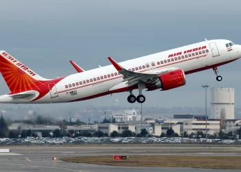 Air India ਦੀ ਫਲਾਈਟ ‘ਚ ਯਾਤਰੀ ਨੇ ਕੀਤਾ ਹੰਗਾਮਾ, ਟਾਇਲਟ ‘ਚ ਸਿਗਰਟ ਪੀਣ ਮਗਰੋਂ ਤੋੜਿਆ ਦਰਵਾਜ਼ਾ