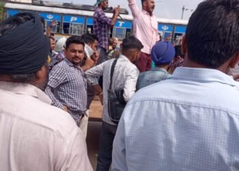 ਪੀਆਰਟੀਸੀ ਬੱਸ ਡਰਾਈਵਰ ਦੀ ਲਾਸ਼ ਬੱਸ ਸਟੈਂਡ ਮੂਹਰੇ ਰੱਖ ਕੇ ਪ੍ਰਦਰਸ਼ਨ ਕੀਤਾ ਤੇ ਚੱਕਾ ਜਾਮ