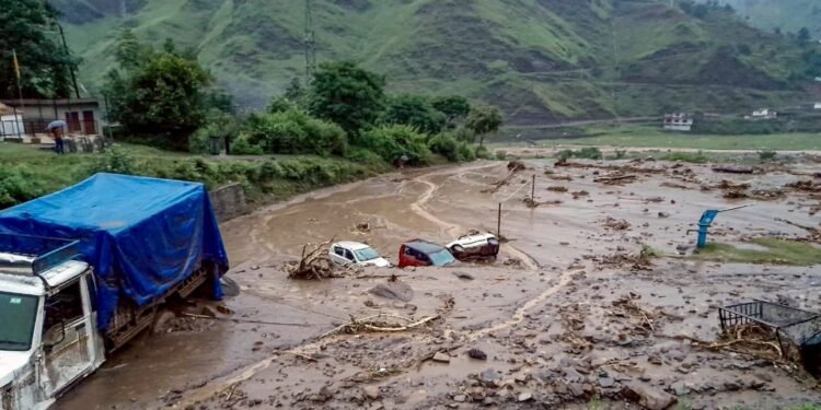 ਰੋਹੜੂ ’ਚ ਹੜ੍ਹ ਕਾਰਨ ਪਰਿਵਾਰ ਦੇ 3 ਜੀਆਂ ਦੀ ਮੌਤ, ਕਈ ਘਰ ਤੇ ਵਾਹਨਾਂ ਨੂੰ ਨੁਕਸਾਨ