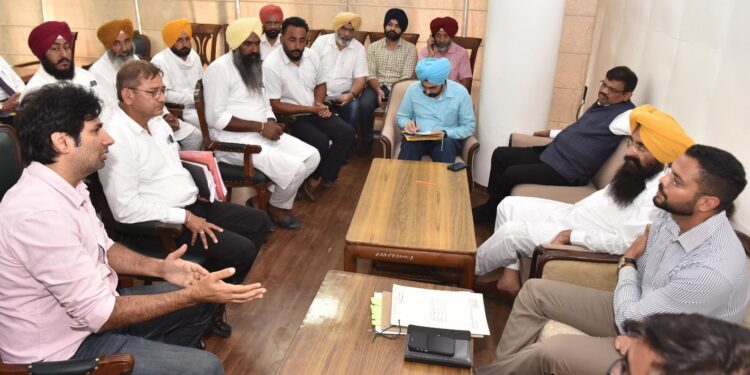 ਮਾਨ ਸਰਕਾਰ ਕਿਸੇ ਨੂੰ ਵੀ ਕਿਸਾਨਾਂ ਦਾ ਸ਼ੋਸ਼ਣ ਕਰਨ ਦੀ ਇਜ਼ਾਜਤ ਨਹੀਂ ਦੇਵੇਗੀ: ਗੁਰਮੀਤ ਸਿੰਘ ਖੁੱਡੀਆਂ