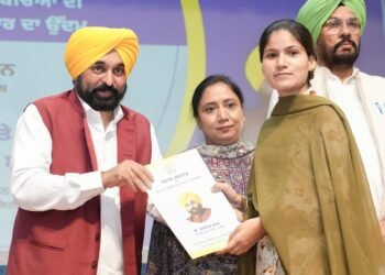 ਔਰਤਾਂ ਨੂੰ ਰੱਖੜੀ ਦਾ ਤੋਹਫ਼ਾ; ਮੁੱਖ ਮੰਤਰੀ ਨੇ 5714 ਆਂਗਨਵਾੜੀ ਵਰਕਰਾਂ ਨੂੰ ਨਿਯੁਕਤੀ ਪੱਤਰ ਸੌਂਪੇ