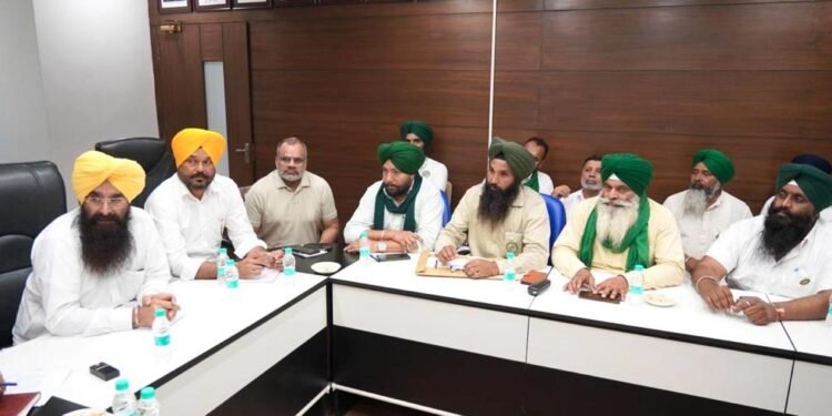 ਪੰਜਾਬ ਸਰਕਾਰ ਕਿਸਾਨਾਂ ਦੇ ਫਗਵਾੜਾ ਖੰਡ ਮਿੱਲ ਨਾਲ ਜੁੜੇ ਸਾਰੇ ਮਸਲਿਆਂ ਦਾ ਜਲਦ ਹੱਲ ਕਰੇਗੀ: ਗੁਰਮੀਤ ਸਿੰਘ ਖੁੱਡੀਆਂ