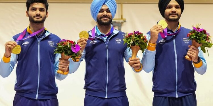 ਏਸ਼ਿਆਈ ਖੇਡਾਂ: ਭਾਰਤ ਦੀ ਪੁਰਸ਼ 10 ਮੀਟਰ ਏਅਰ ਪਿਸਟਲ ਟੀਮ ਨੇ ਸੋਨ ਤਗ਼ਮਾ ਜਿੱਤਿਆ