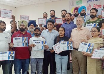 ਮੁੱਖ ਮੰਤਰੀ ਭਗਵੰਤ ਸਿੰਘ ਮਾਨ ਦੇ ਜਨਮ ਦਿਨ ਮੌਕੇ ਪਟਿਆਲਾ ਵਿਖੇ ਲੱਗਿਆ ਵਿਸ਼ਾਲ ਖ਼ੂਨਦਾਨ ਕੈਂਪ, ਸਿਹਤ ਮੰਤਰੀ ਡਾ. ਬਲਬੀਰ ਸਿੰਘ ਵੱਲੋਂ ਖ਼ੂਨਦਾਨੀਆਂ ਦਾ ਸਨਮਾਨ