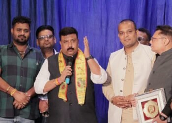 ਸ਼੍ਰੀ ਰਾਮ ਅਤੇ ਹਨੂੰਮਾਨ ਜੀ ਦੇ ਮਿਲਣ ‘ਤੇ ਸ਼ਰਧਾਲੂਆਂ ਨੇ ਜੈਕਾਰੇ ਲਗਾਏ।