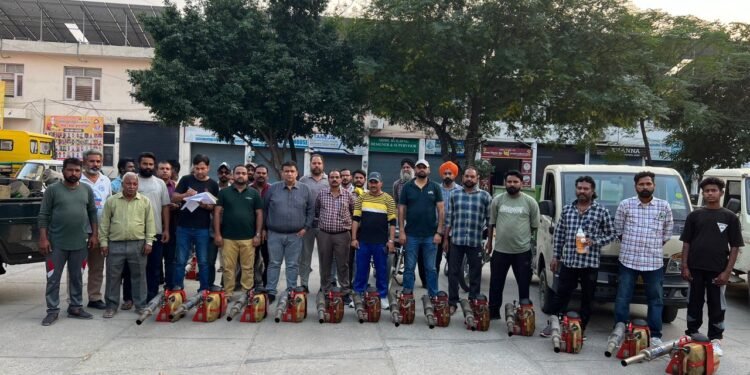 ਡੇਂਗੂ ‘ਤੇ ਵਾਰ, ਪਟਿਆਲਾ ਸ਼ਹਿਰ ਦੇ 46 ਹਾਟਸਪਾਟ ਖੇਤਰਾਂ ‘ਚ ਇੱਕੋ ਸਮੇਂ ਸਮੂਹਿਕ ਫਾਗਿੰਗ