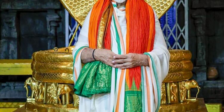 ਮੋਦੀ ਨੇ ਤਿਰੂਪਤੀ ਮੰਦਰ ਦੇ ਦਰਸ਼ਨ ਕੀਤੇ ਤੇ ਭਾਰਤੀਆਂ ਦੀ ਖ਼ੁਸ਼ਹਾਲੀ ਲਈ ਪ੍ਰਾਰਥਨਾ ਕੀਤੀ