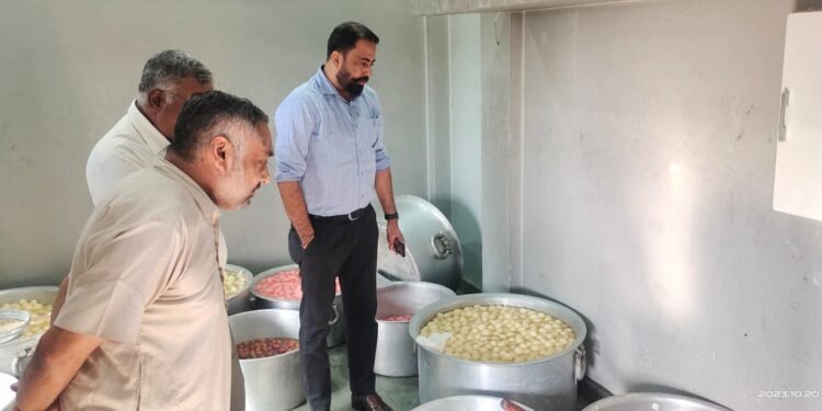 ਪੰਜਾਬ ਸਰਕਾਰ ਨੇ ਤਿਉਹਾਰਾਂ ਦੇ ਸੀਜ਼ਨ ਵਿੱਚ ਮਿਠਾਈਆਂ ਦੇ ਮਿਆਰ ਨੂੰ ਯਕੀਨੀ ਬਣਾਉਣ ਲਈ ਦੁੱਧ ਉਤਪਾਦਾਂ ‘ਤੇ ਨਿਗਰਾਨੀ ਵਧਾਈ