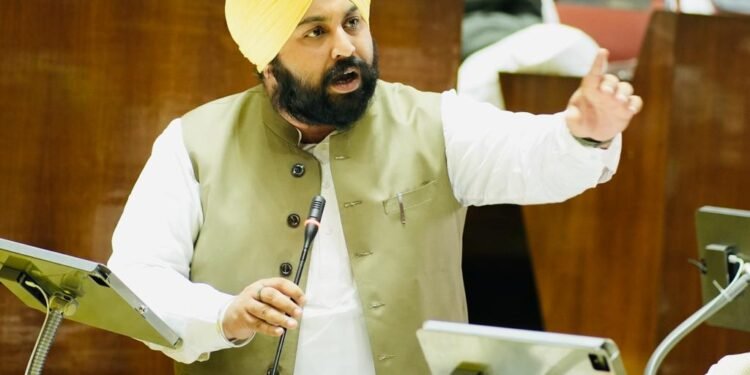 ਮੇਰੇ ਤੇ ਲਗਾਏ ਜਾ ਰਹੇ ਇਲਜ਼ਾਮ ਦਾ ਸਬੂਤ ਦਿਉਂ,ਮੈਂ ਹਰ ਤਰ੍ਹਾਂ ਦੀ ਜਾਂਚ ਦਾ ਸਾਹਮਣਾ ਕਰਨਾ ਲਈ ਤਿਆਰ: ਹਰਜੋਤ ਸਿੰਘ ਬੈਂਸ
