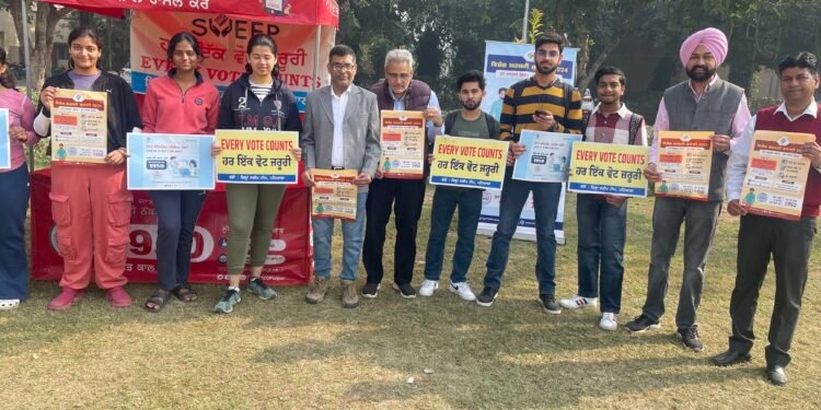ਸਵੀਪ ਟੀਮ ਨੇ ਟੈਕ ਫੈਸਟ ਦੌਰਾਨ ਵੋਟਰ ਜਾਗਰੂਕਤਾ ਕੈਂਪ ਲਗਾਇਆ