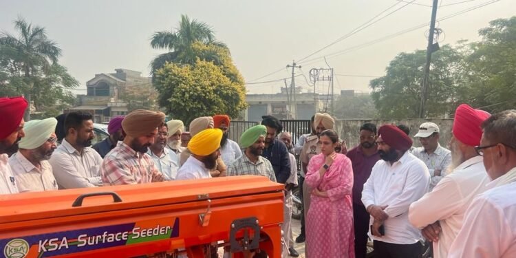 ਬਲਾਕ ਭੁਨਰਹੇੜੀ ਦੀਆਂ ਪੰਚਾਇਤਾਂ ਨੂੰ ਸਰਫ਼ੇਸ ਸੀਡਰ ਮਸ਼ੀਨਾਂ ਮੁਹੱਈਆ ਕਰਵਾਈਆਂ